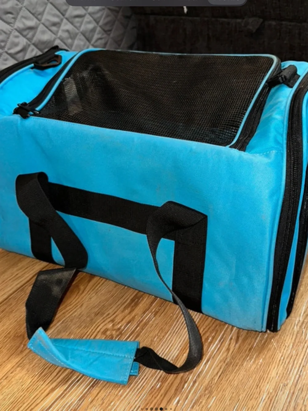 “Like New”. Excellent Condition! Foldable Blue Small Cat/Dog Pet Carrier.